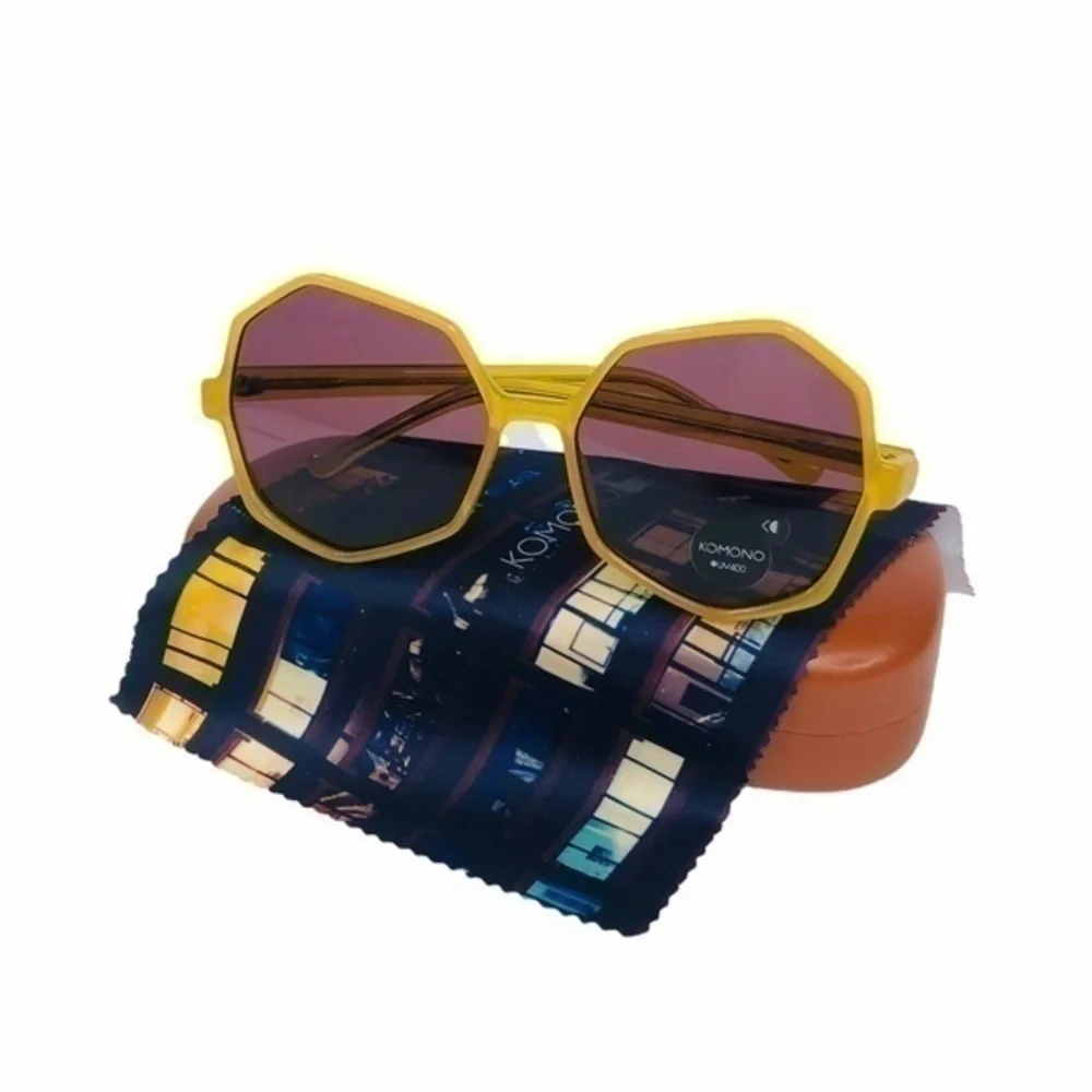 KOMONO Bonnie Milky Honey Sunglasses NEW yellow gold geometric UV400